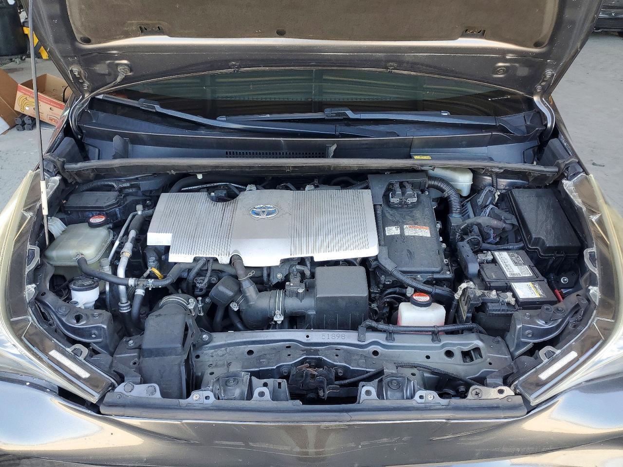 2016 TOYOTA PRIUS