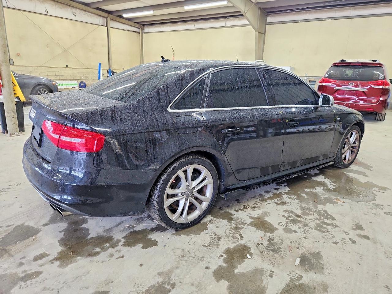 2013 AUDI S4