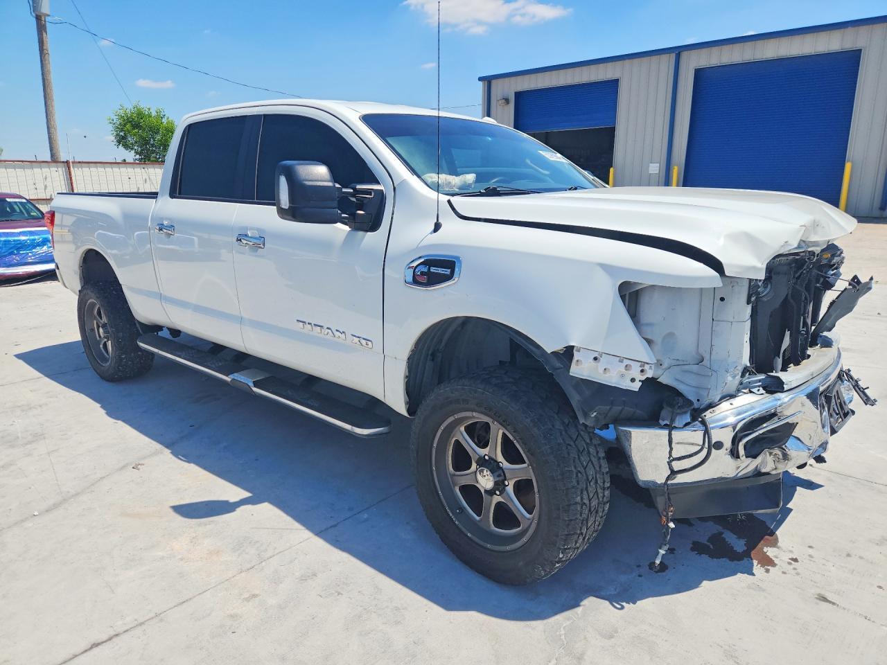 2016 NISSAN Titan