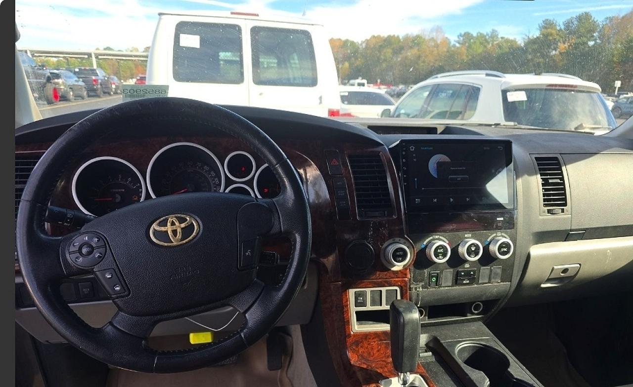 2008 TOYOTA Sequoia