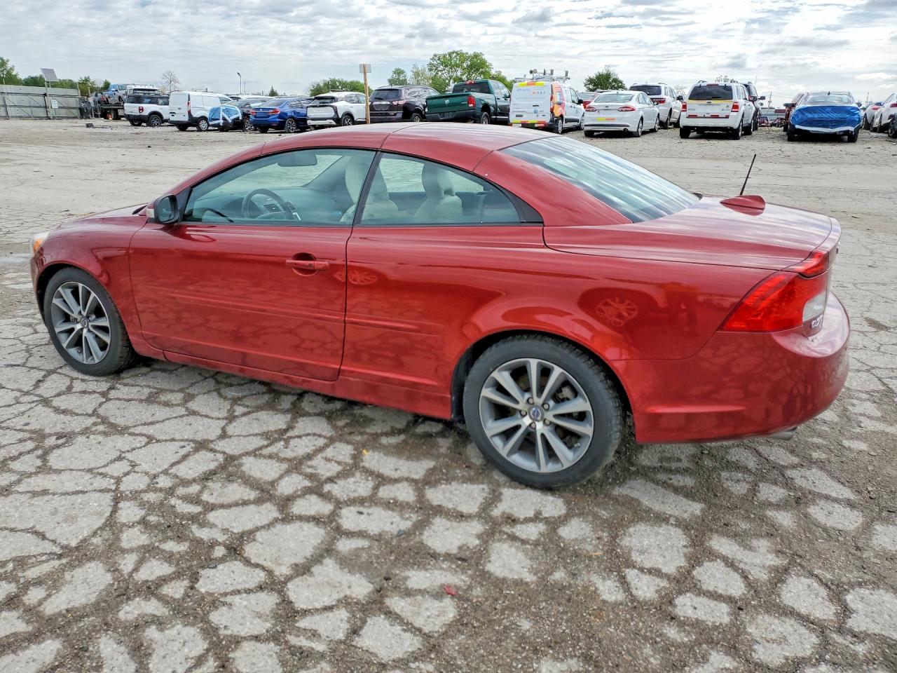 2012 VOLVO C70