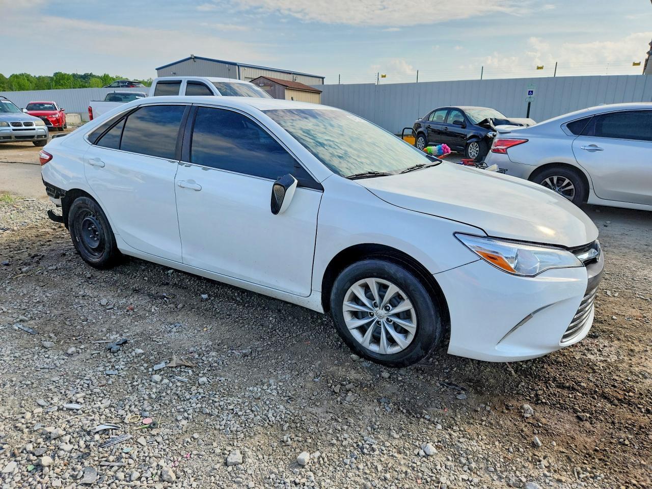 2016 TOYOTA CAMRY