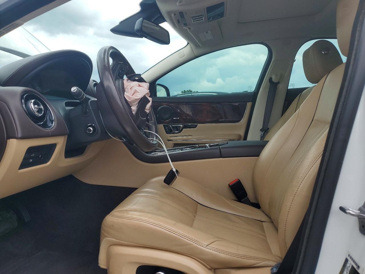2016 JAGUAR Xj-Series