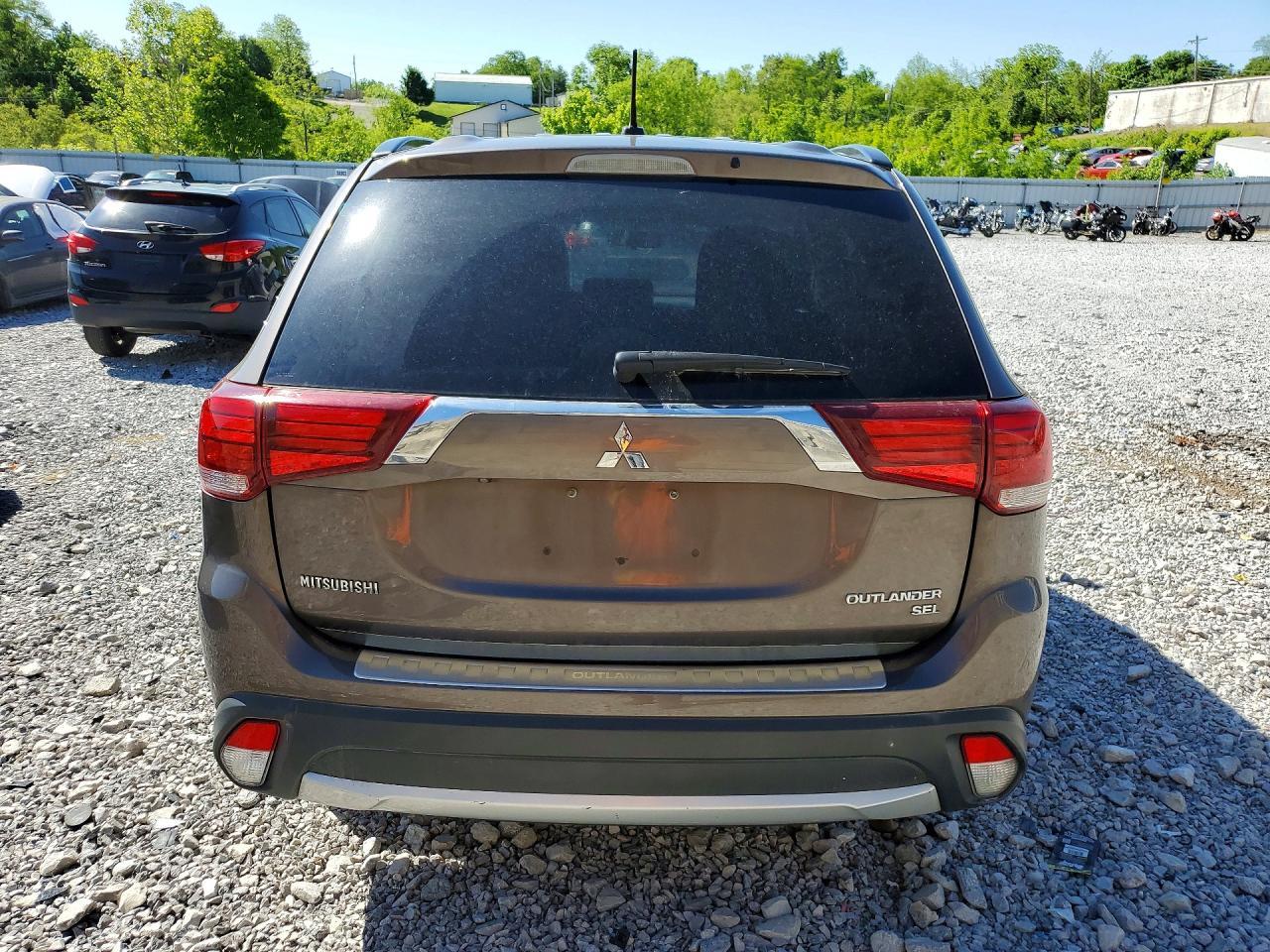 2016 MITSUBISHI outlander