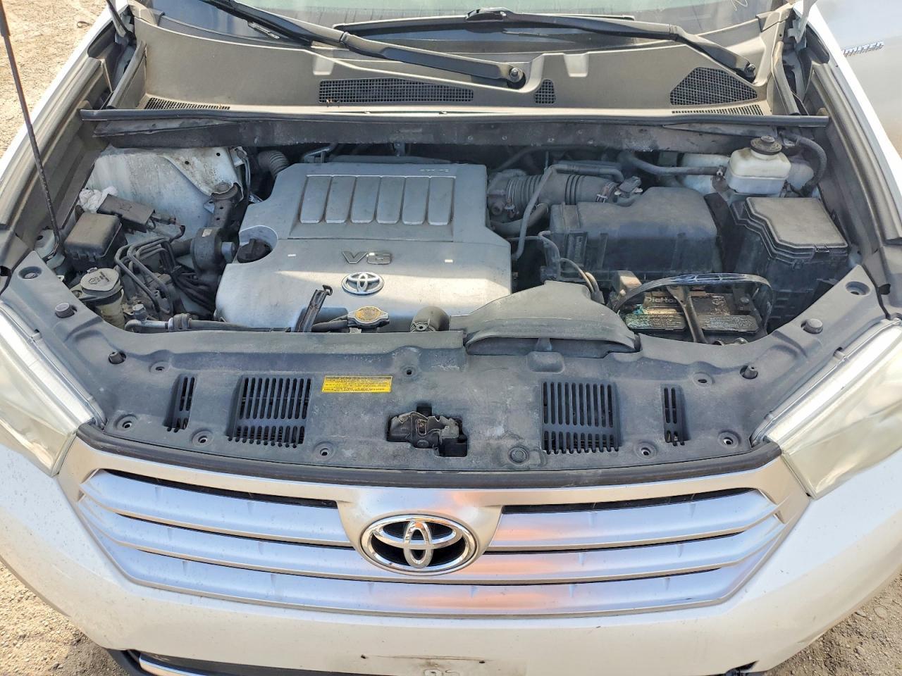 2013 TOYOTA HIGHLANDER