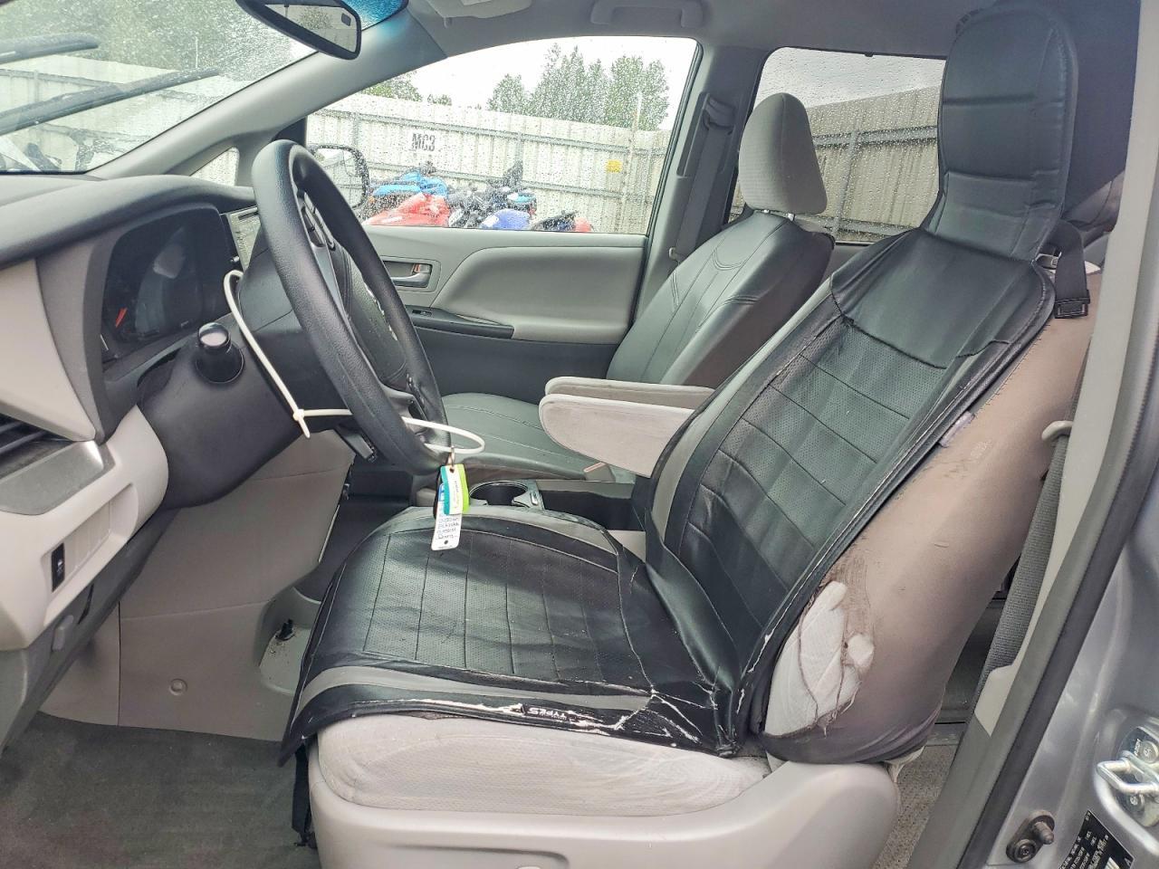 2015 TOYOTA SIENNA