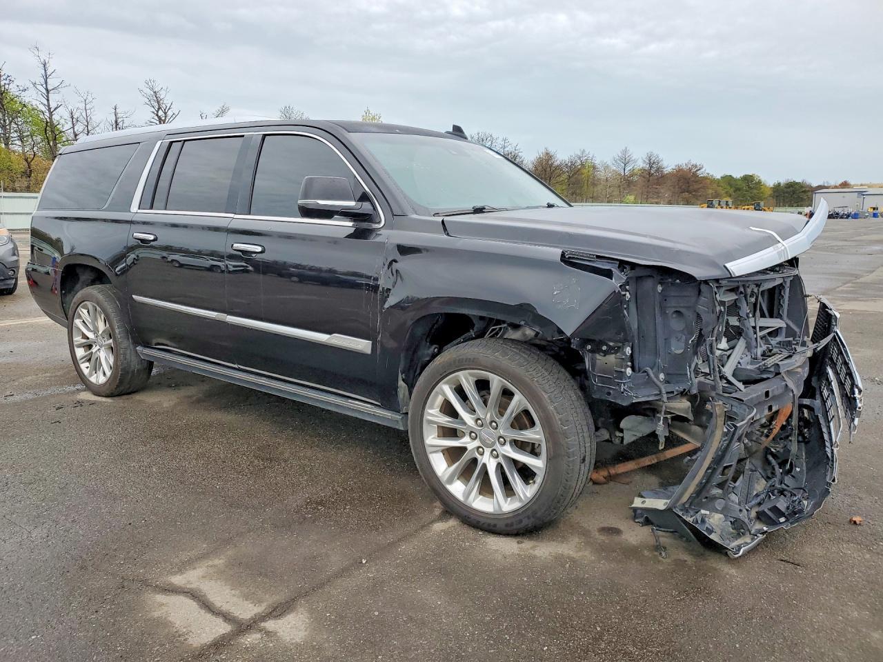 2017 CADILLAC Escalade ESV