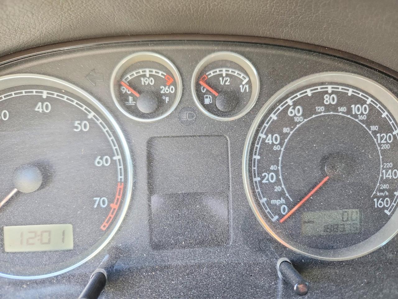 2004 VOLKSWAGEN Passat
