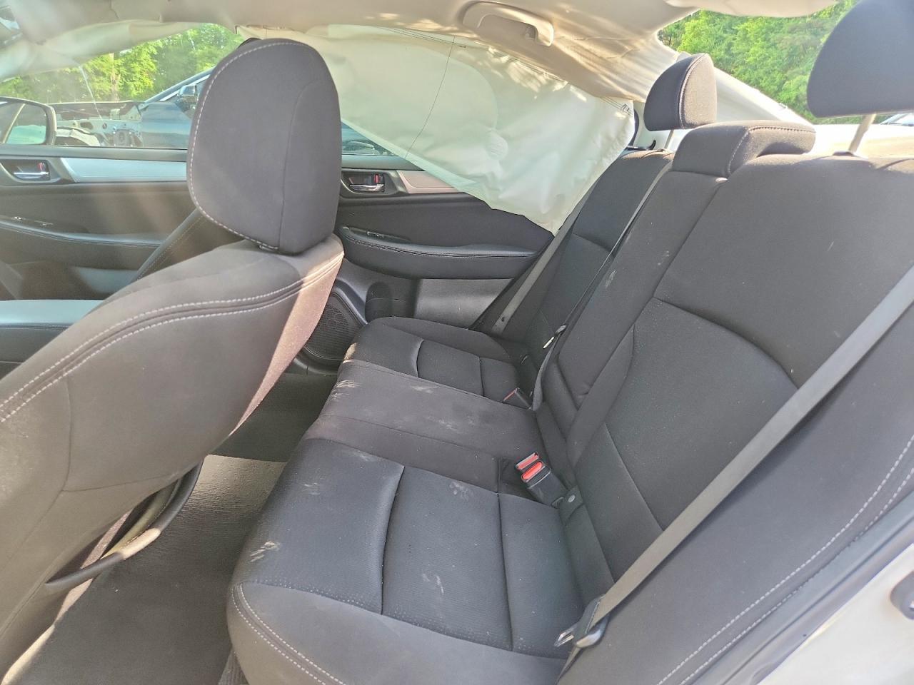 2017 SUBARU Legacy