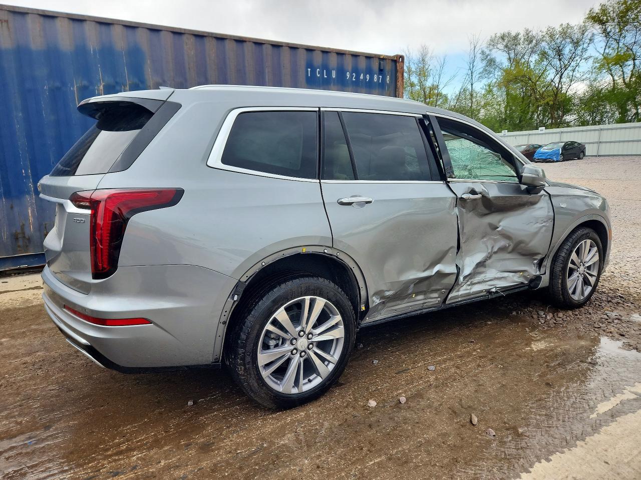 2025 CADILLAC XT6