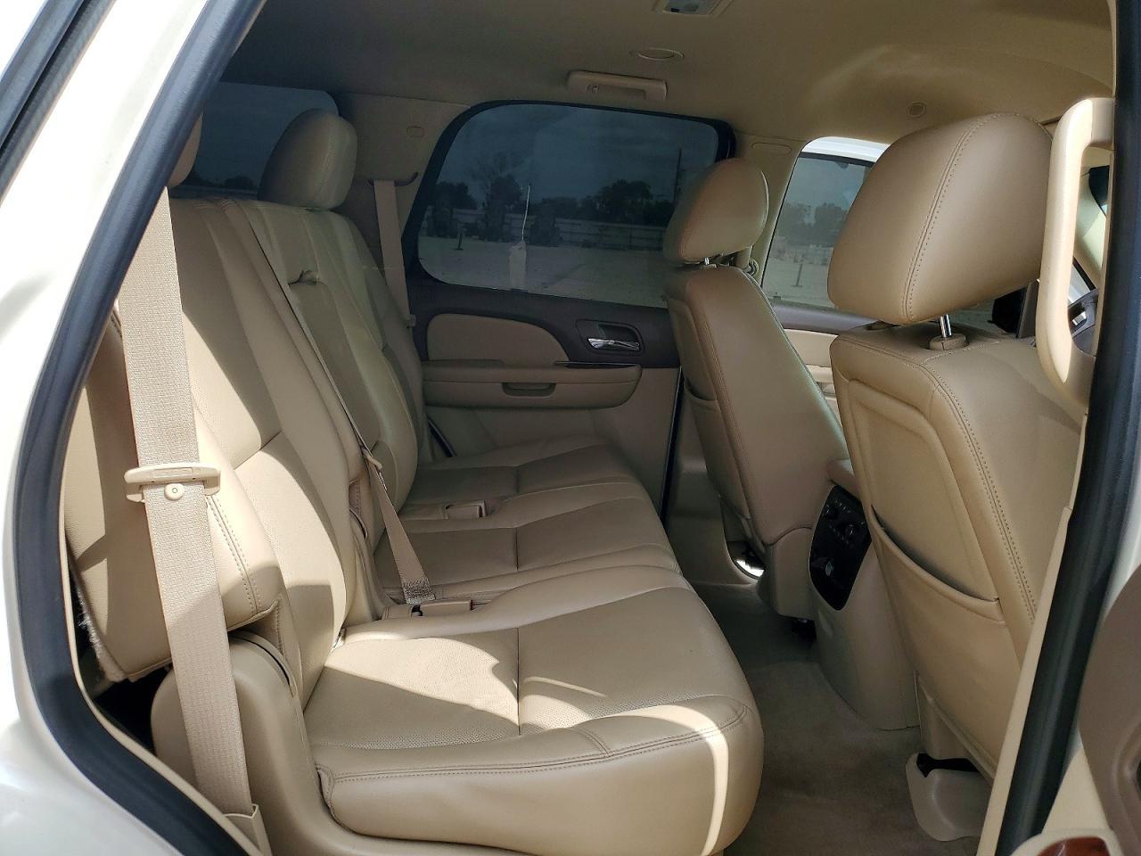 2011 CHEVROLET Tahoe