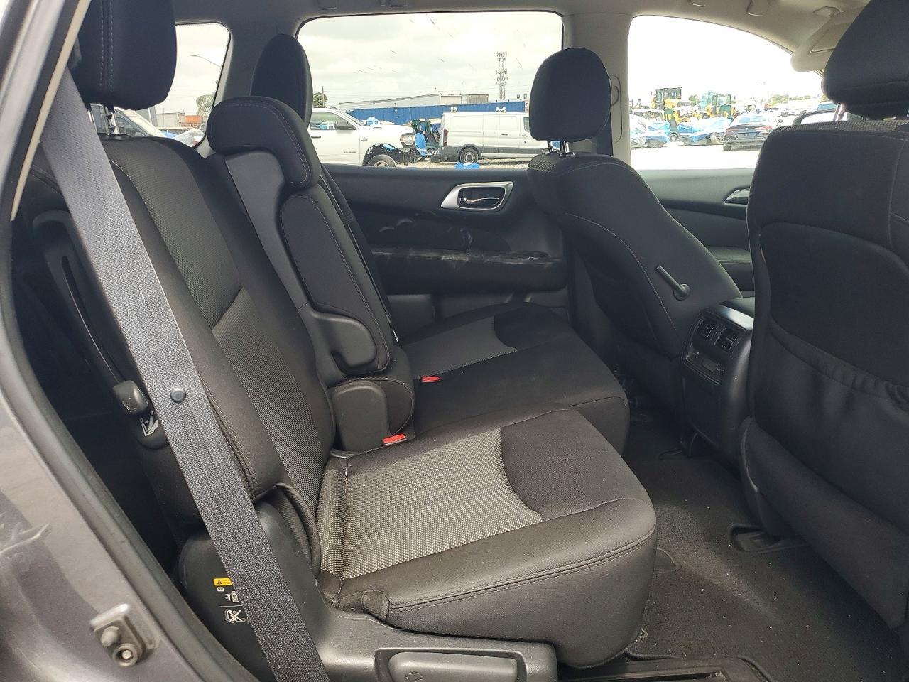 2017 NISSAN PATHFINDER