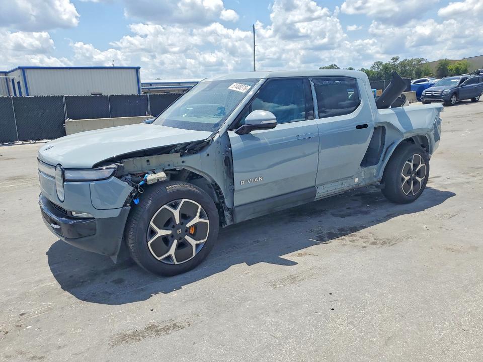 2022 RIVIAN R1t