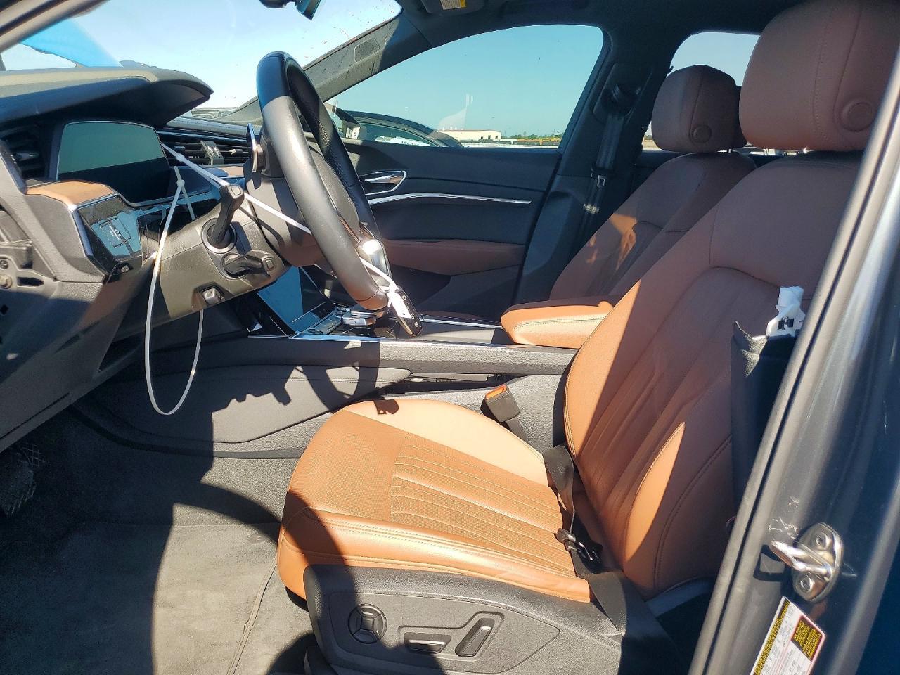 2024 AUDI Q8