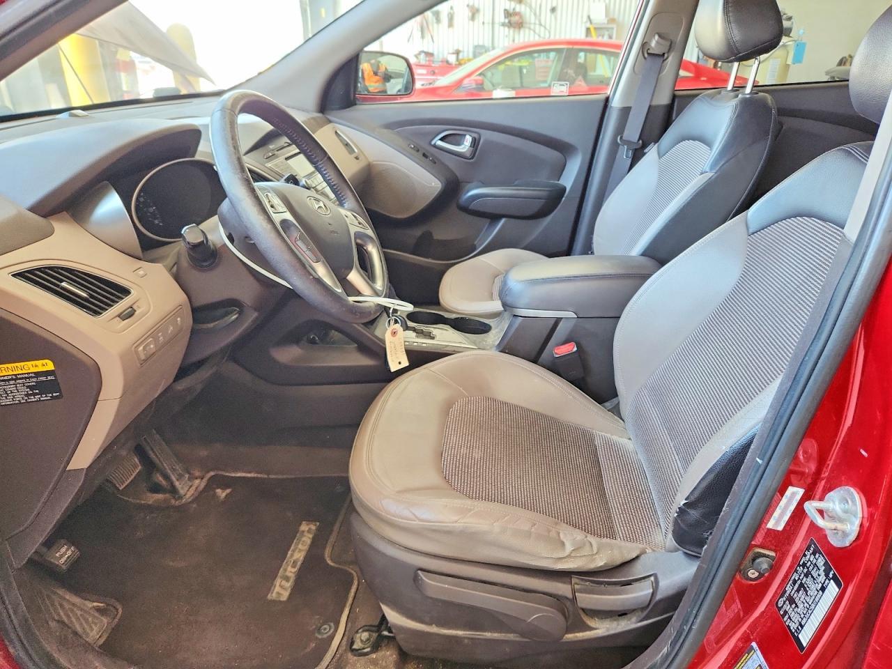 2011 HYUNDAI TUCSON