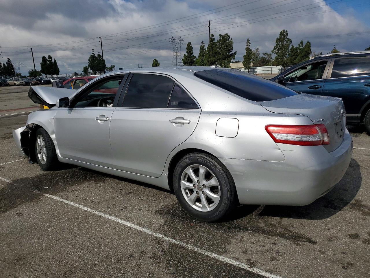 2011 TOYOTA CAMRY