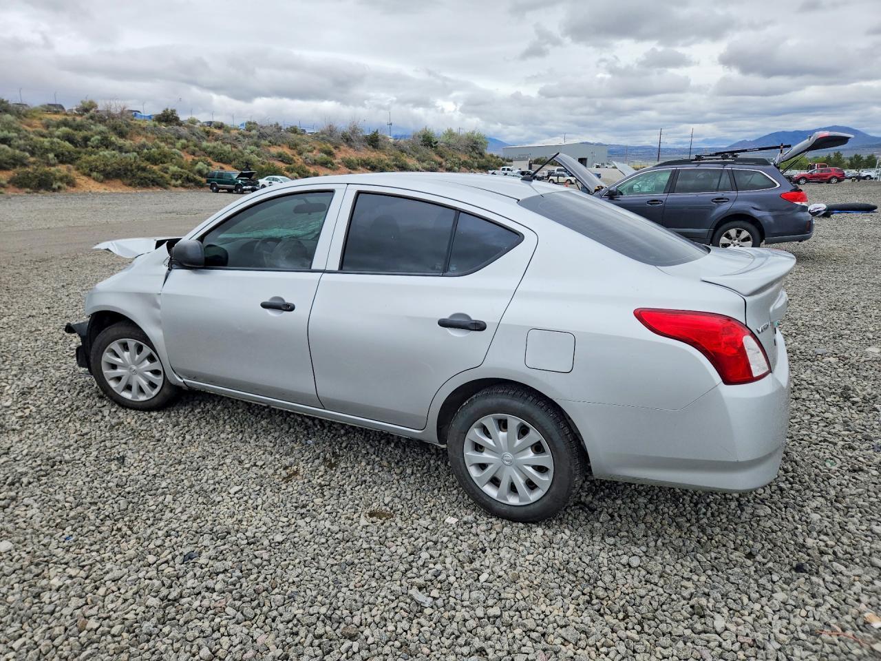 2015 NISSAN VERSA