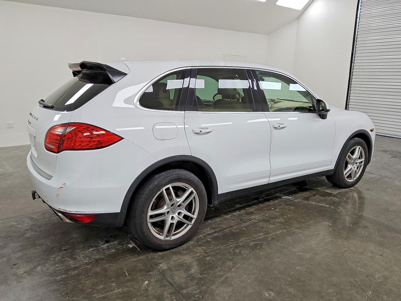 2013 PORSCHE CAYENNE