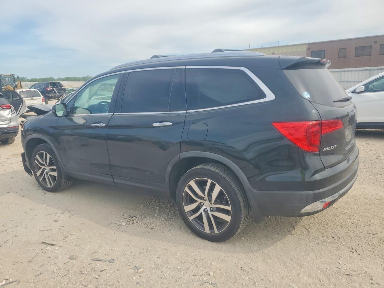 2017 HONDA PILOT