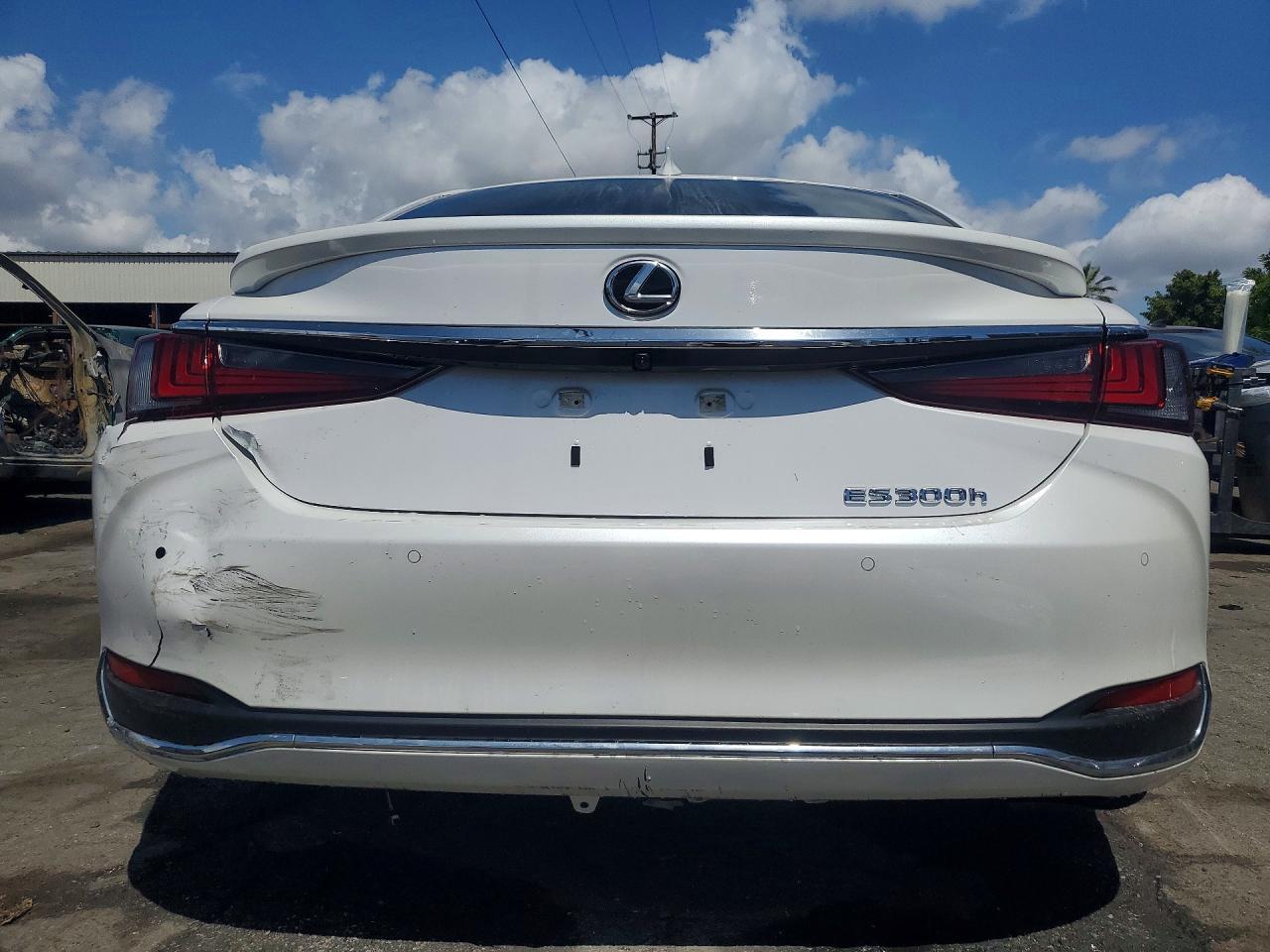 2025 LEXUS ES 300H