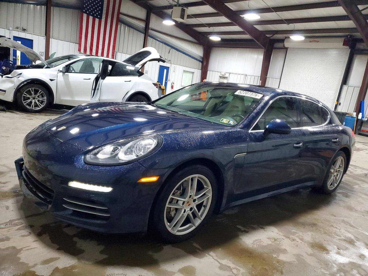 2014 PORSCHE Panamera