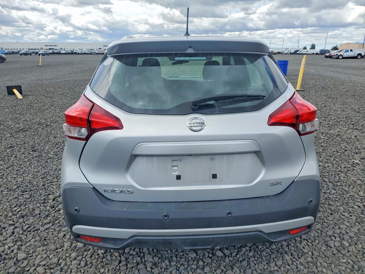 2020 NISSAN KICKS