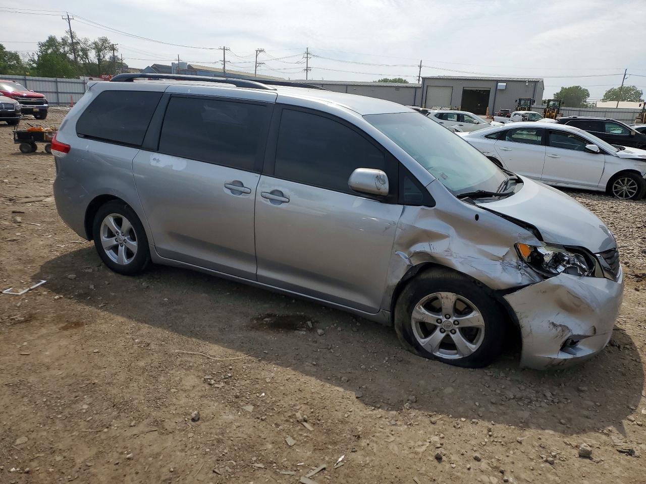 2012 TOYOTA SIENNA