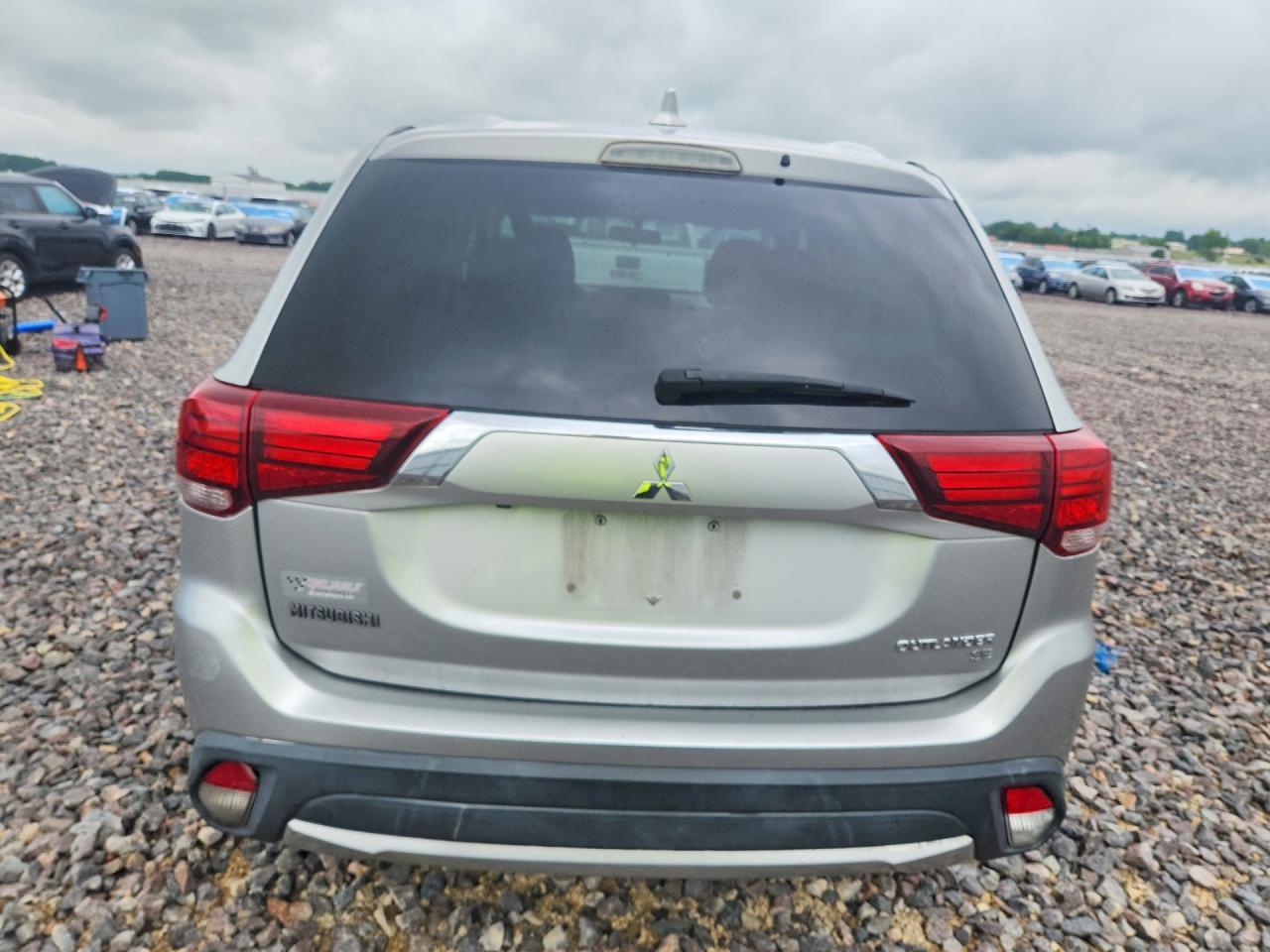 2018 MITSUBISHI outlander
