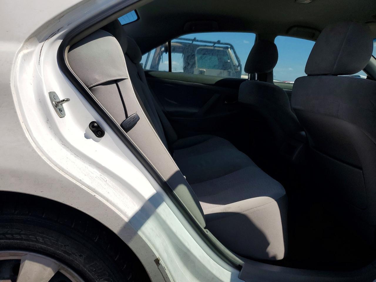 2011 TOYOTA CAMRY