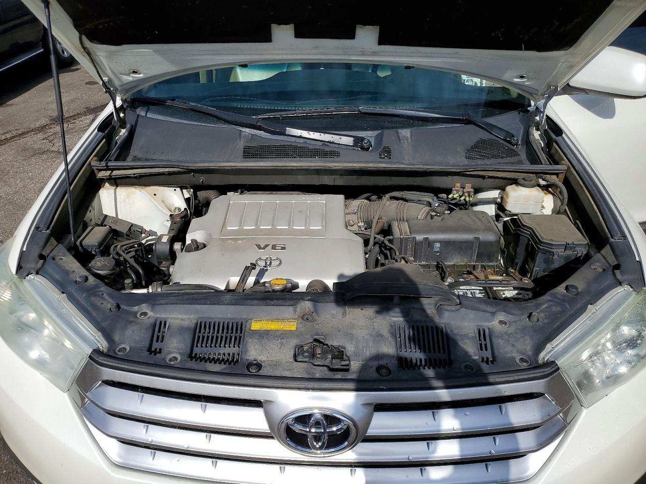 2012 TOYOTA HIGHLANDER