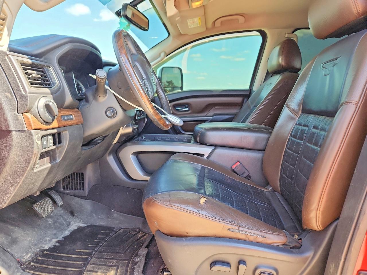 2016 NISSAN Titan