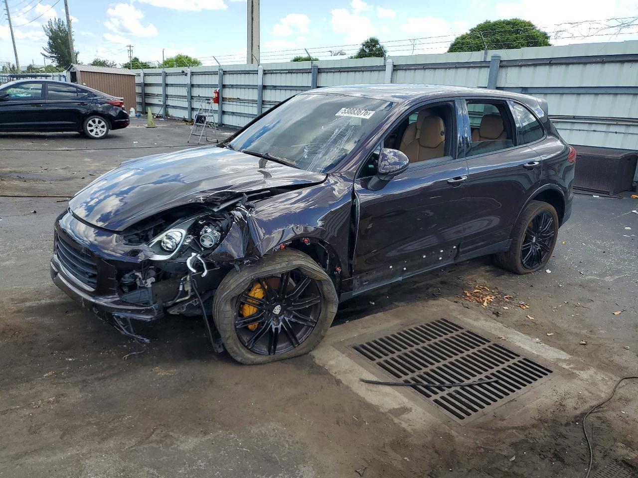 2017 PORSCHE CAYENNE