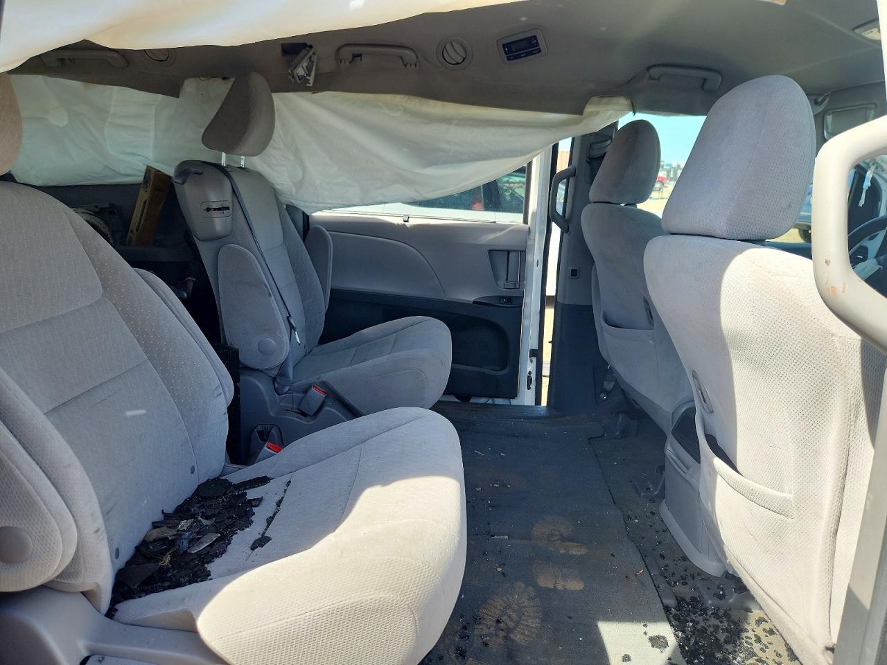 2017 TOYOTA SIENNA