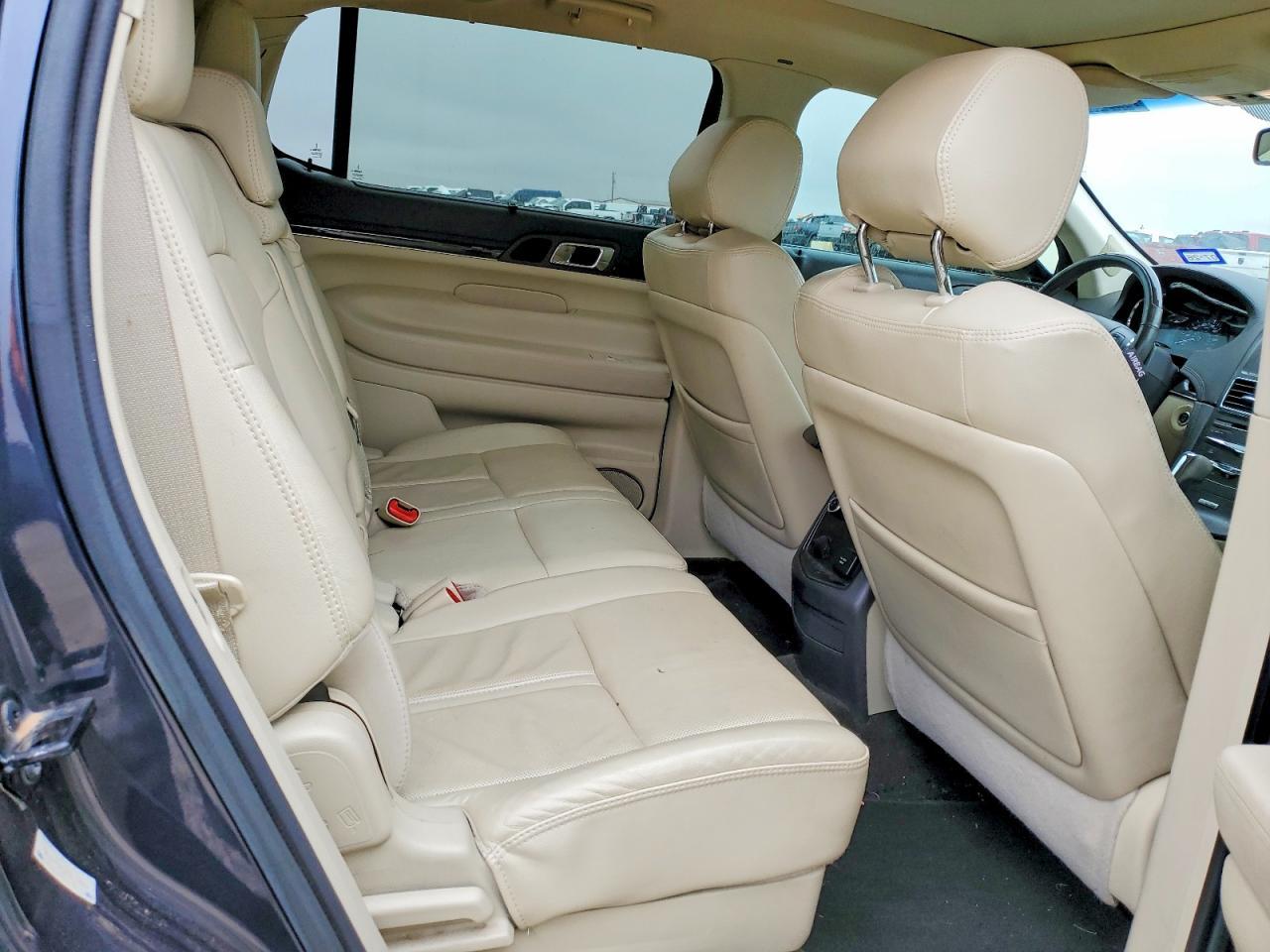 2013 LINCOLN MKT