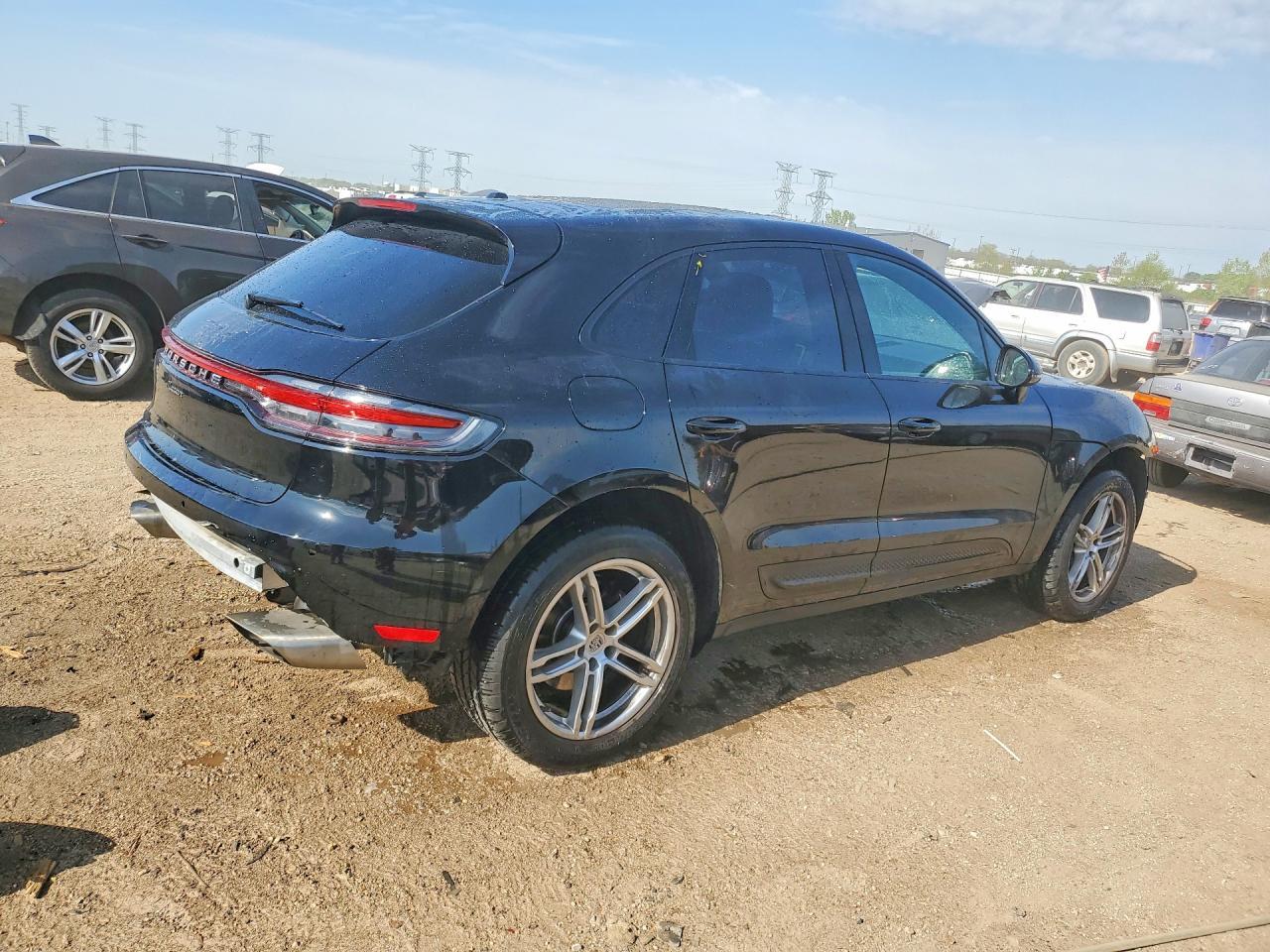 2022 PORSCHE Macan