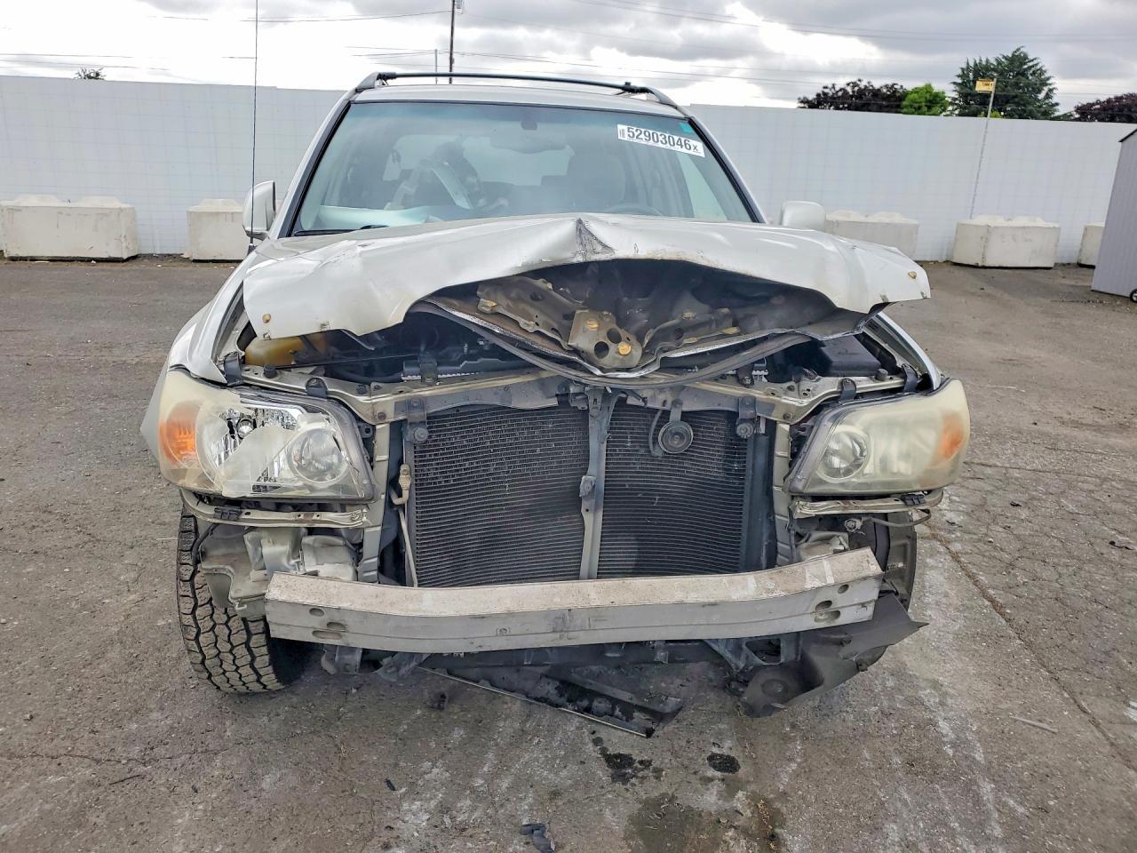 2004 TOYOTA HIGHLANDER