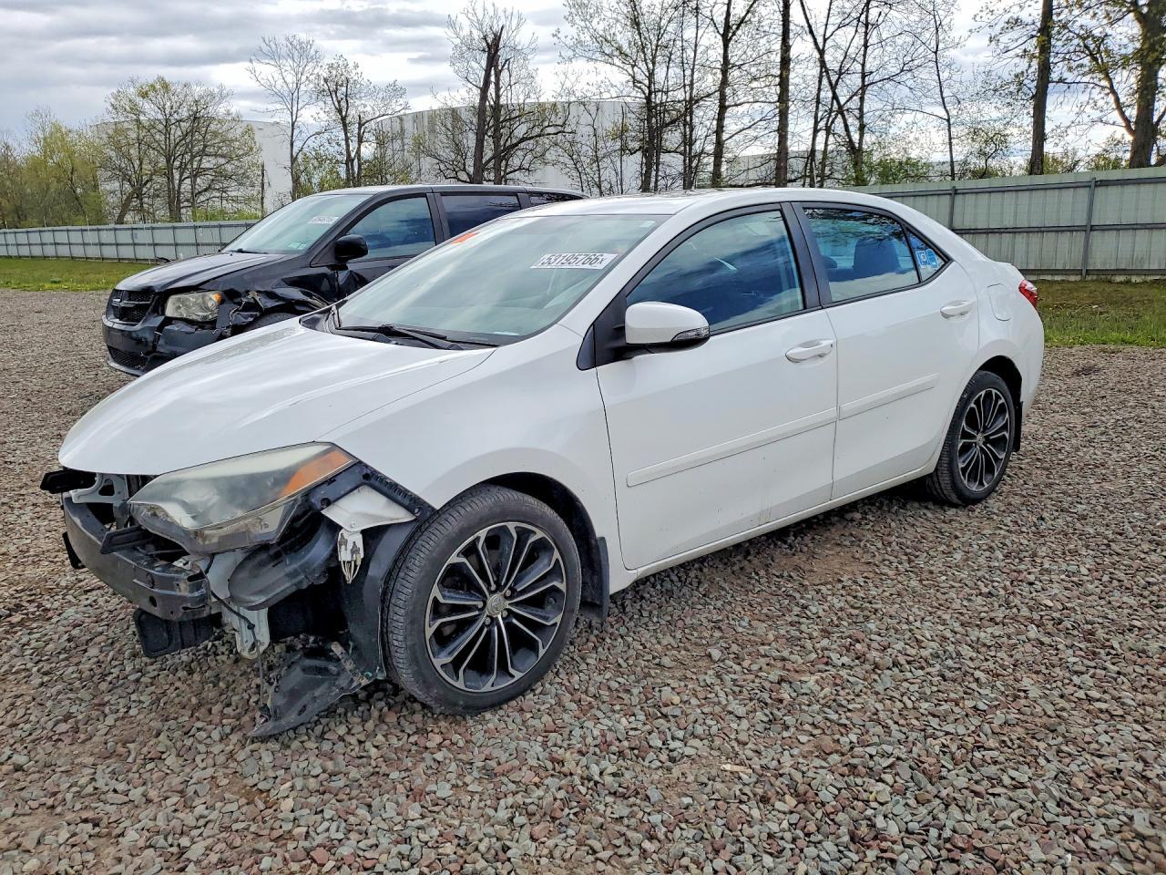 2015 TOYOTA COROLLA