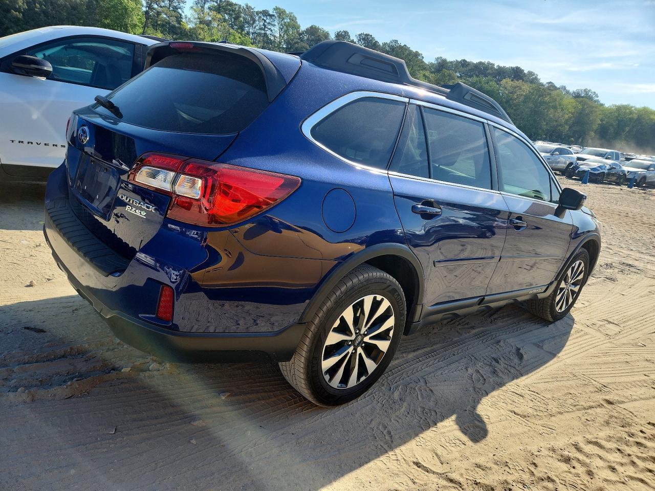 2015 SUBARU Outback