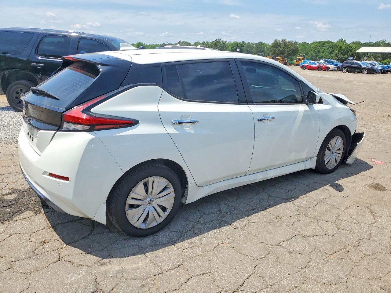 2023 NISSAN LEAF