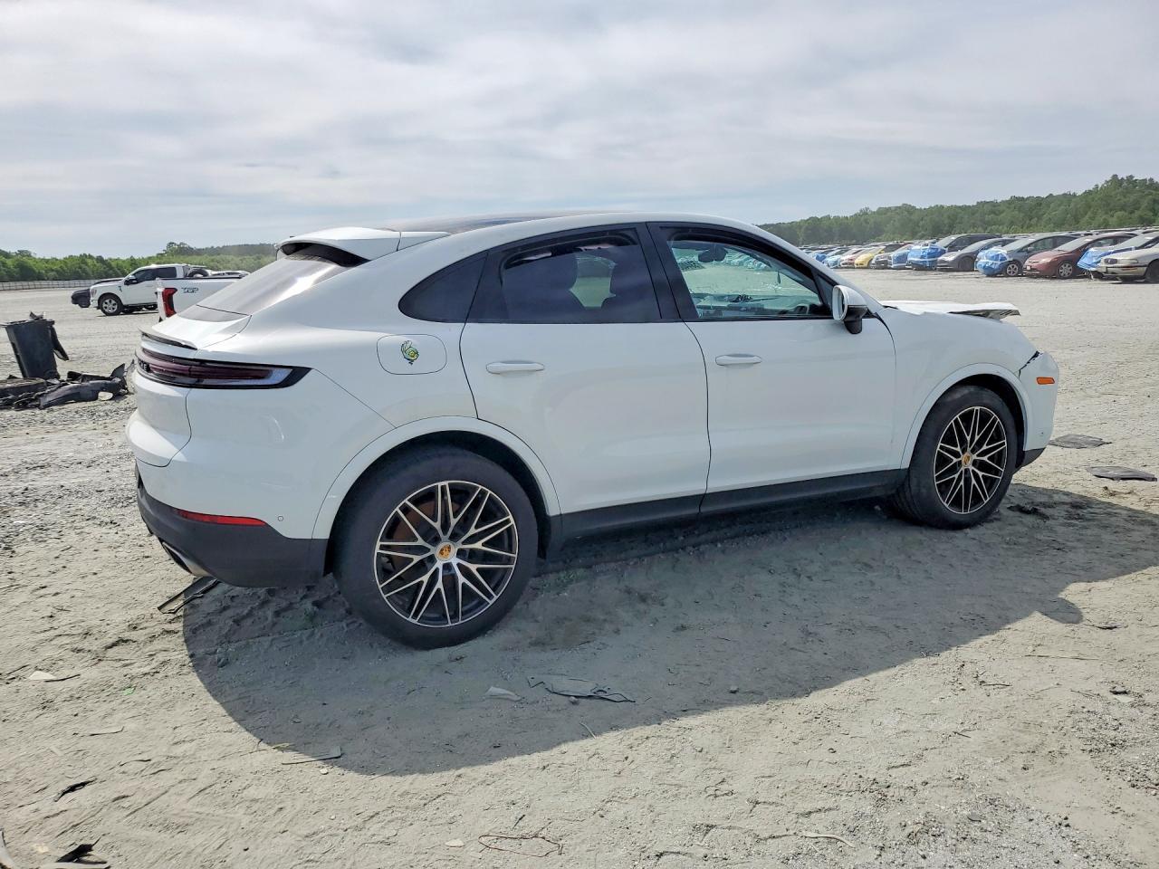 2024 PORSCHE CAYENNE