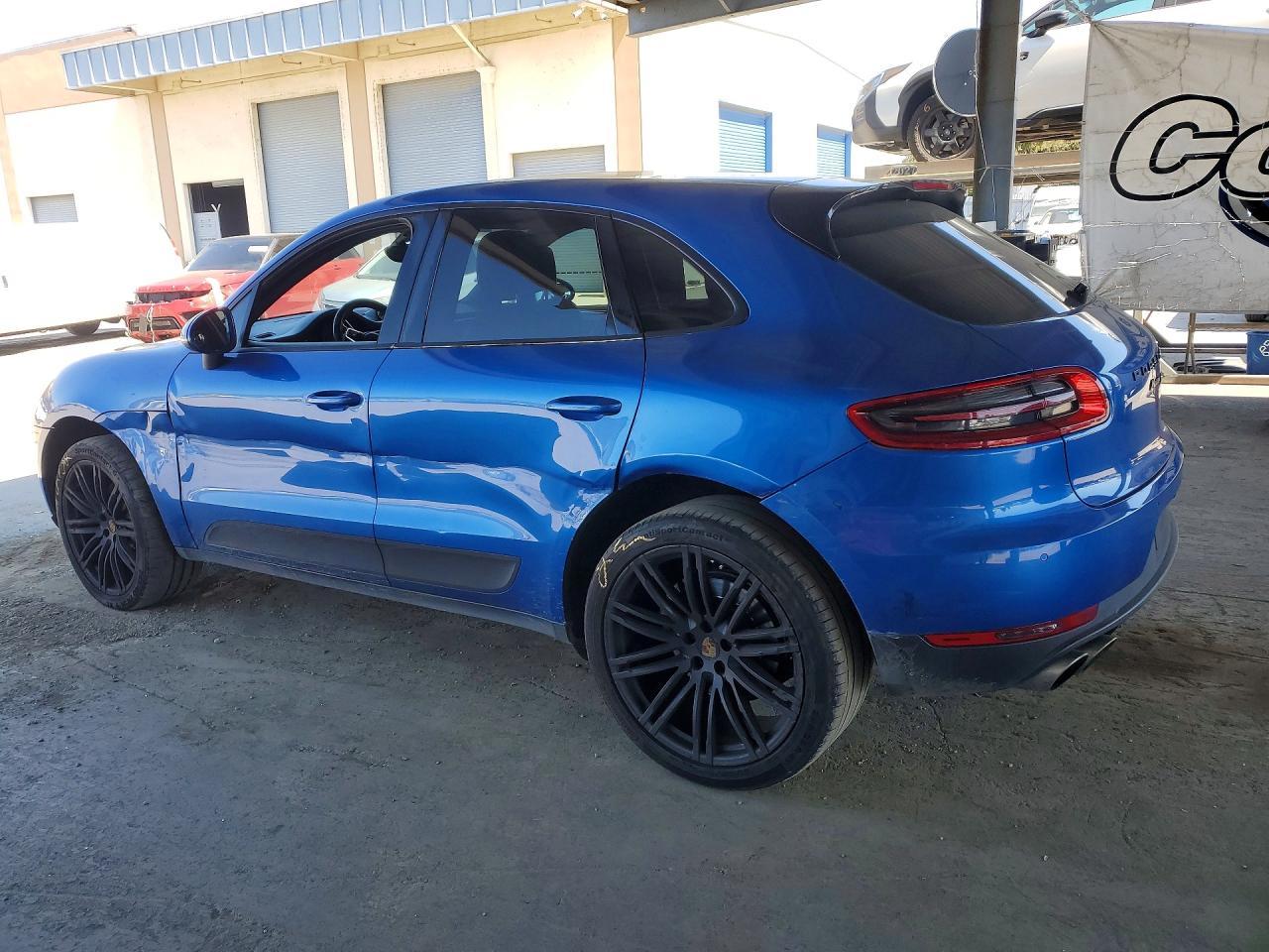 2015 PORSCHE Macan
