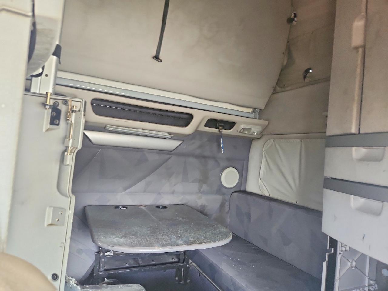 2007 VOLVO VNL