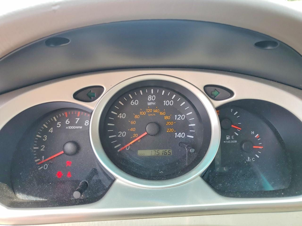 2004 TOYOTA HIGHLANDER
