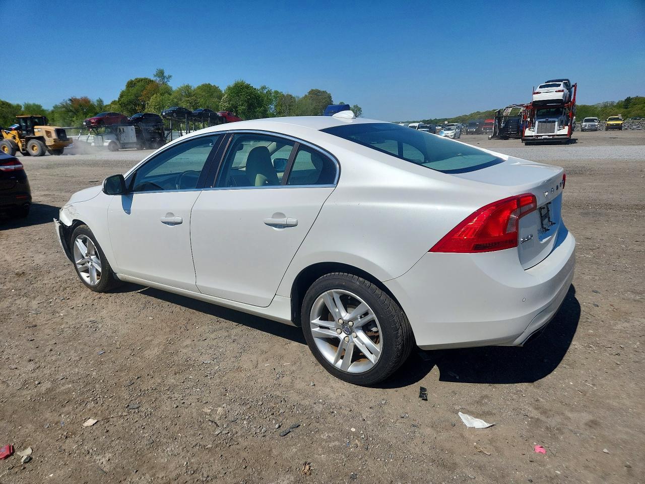 2015 VOLVO S60