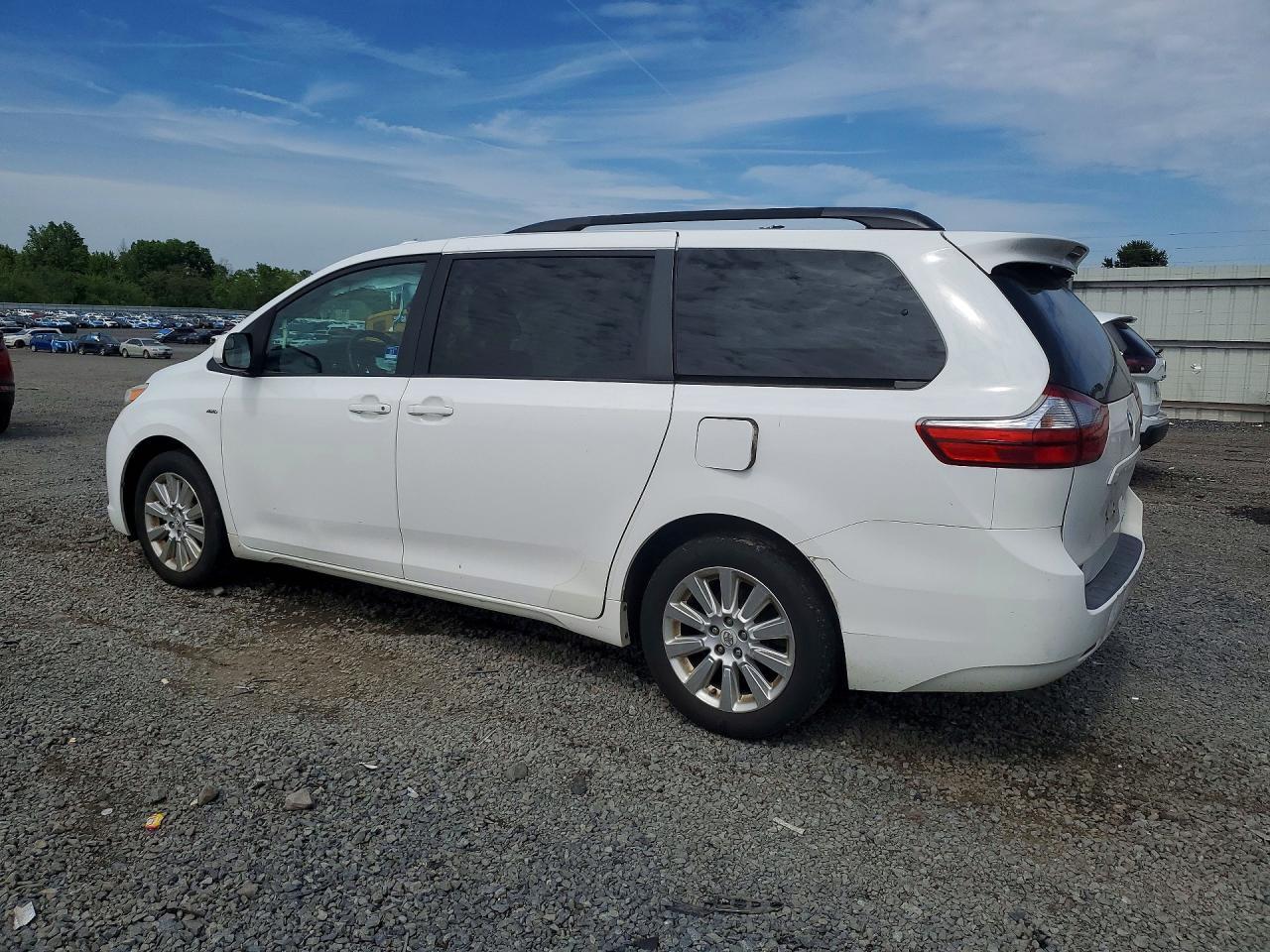 2016 TOYOTA SIENNA