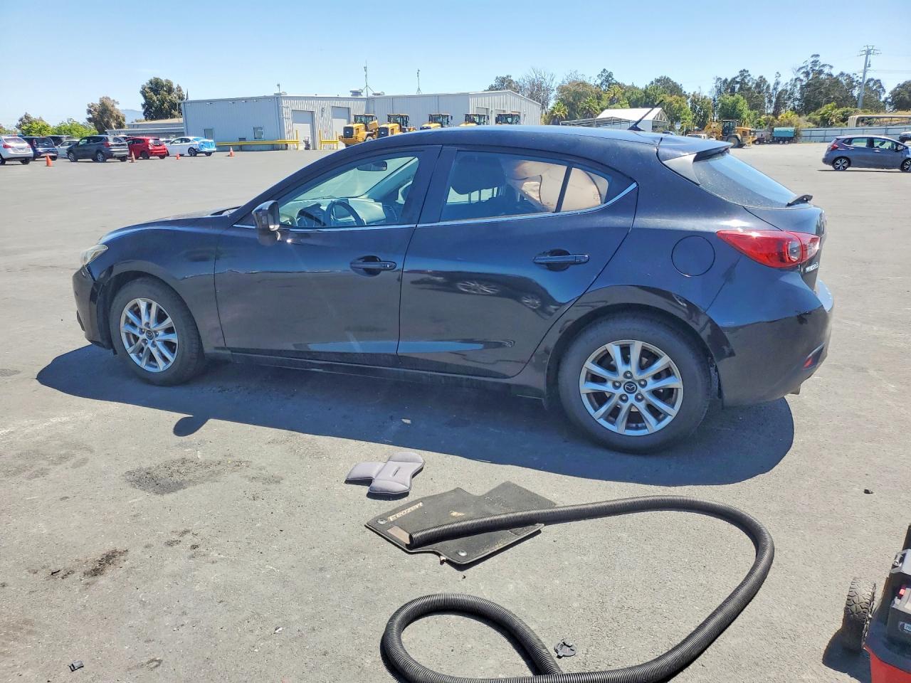 2015 MAZDA 3