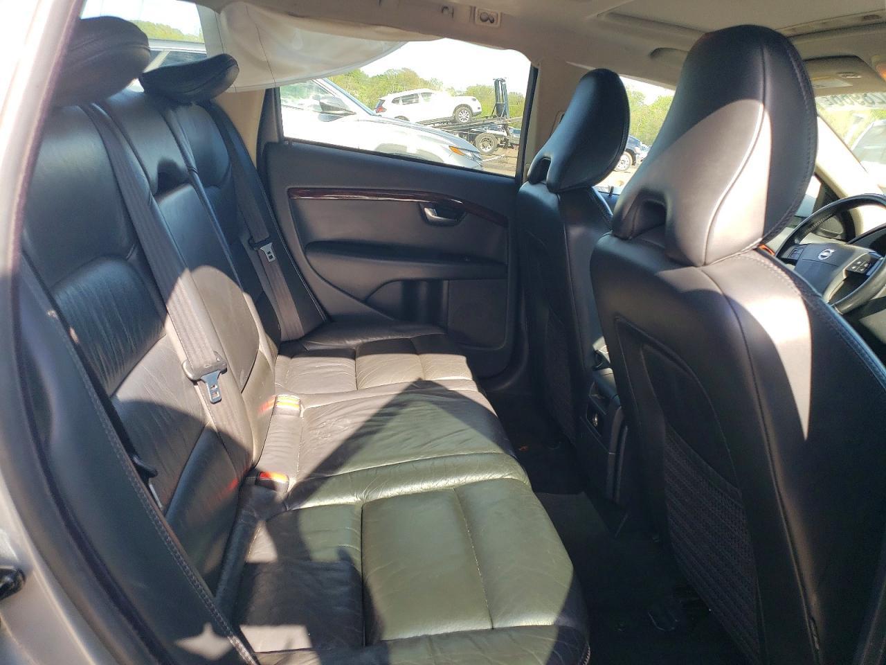 2008 VOLVO XC70