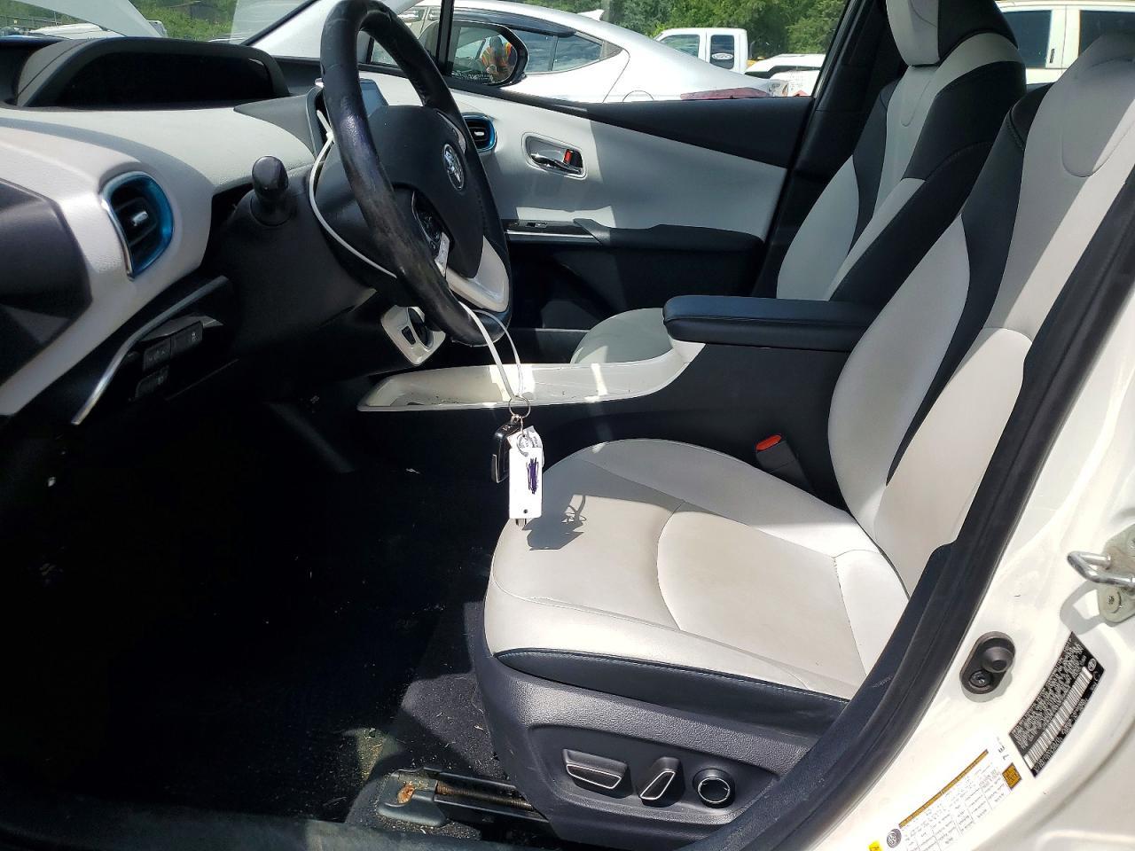 2017 TOYOTA Prius Prime