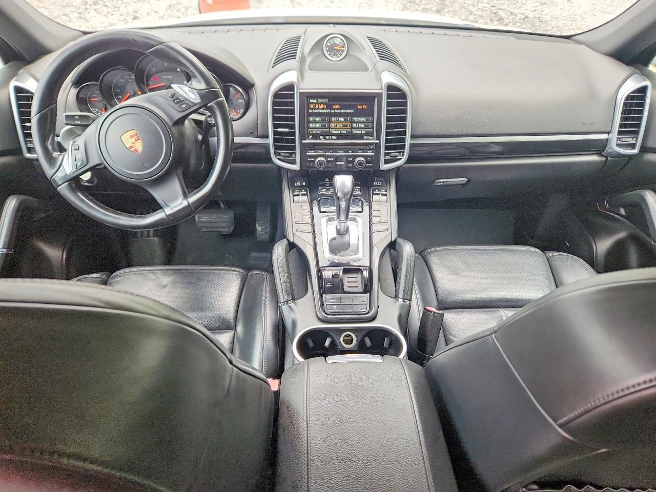 2014 PORSCHE CAYENNE