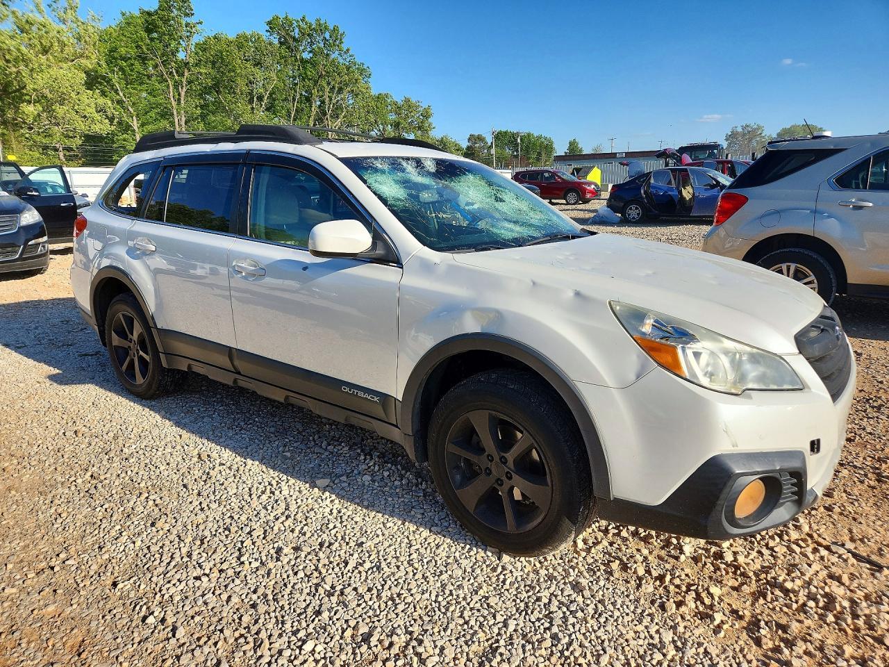 2013 SUBARU Outback